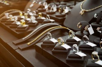 Argent ou or : quel métal offrir pour son anniversaire ?